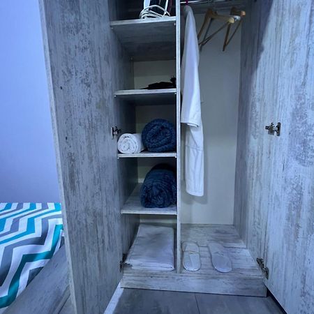 Cool Blue Interior Self Check In Yerevan Exterior foto