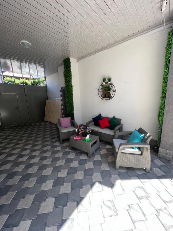 Cool Blue Interior Self Check In Yerevan Exterior foto