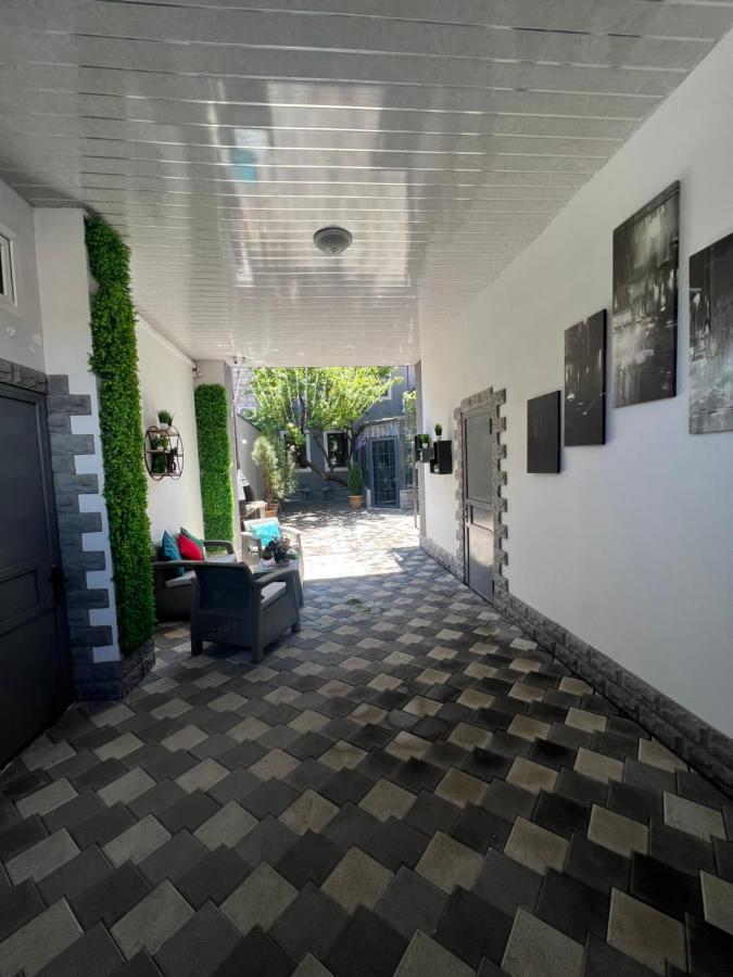 Cool Blue Interior Self Check In Yerevan Exterior foto