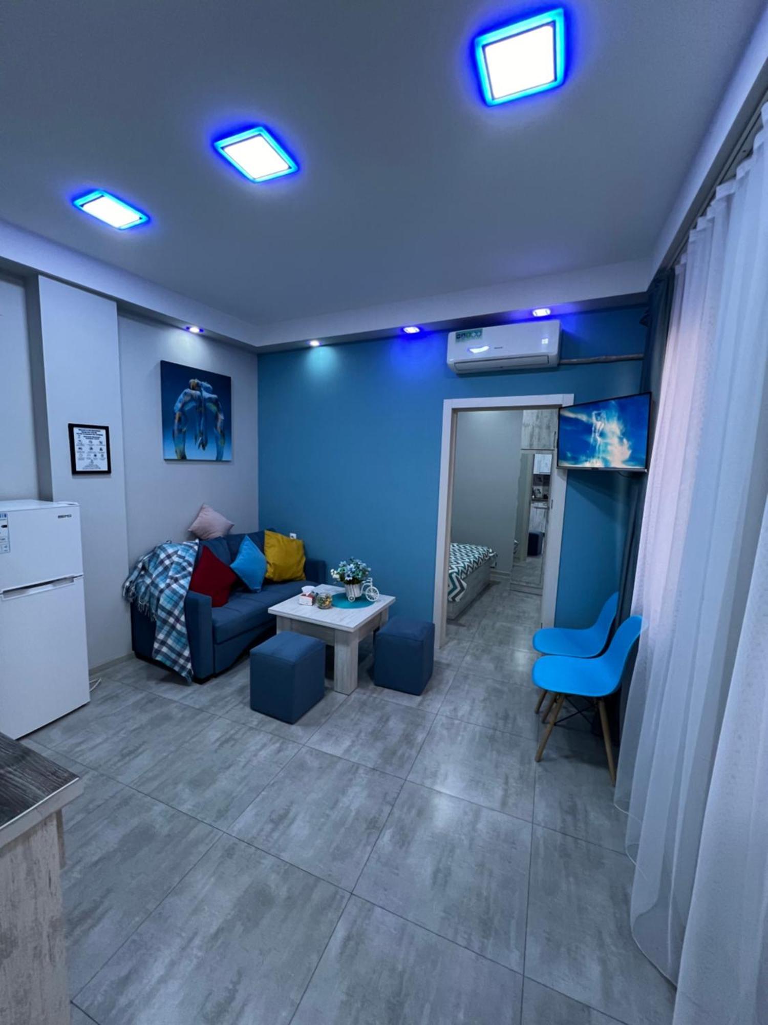 Cool Blue Interior Self Check In Yerevan Exterior foto