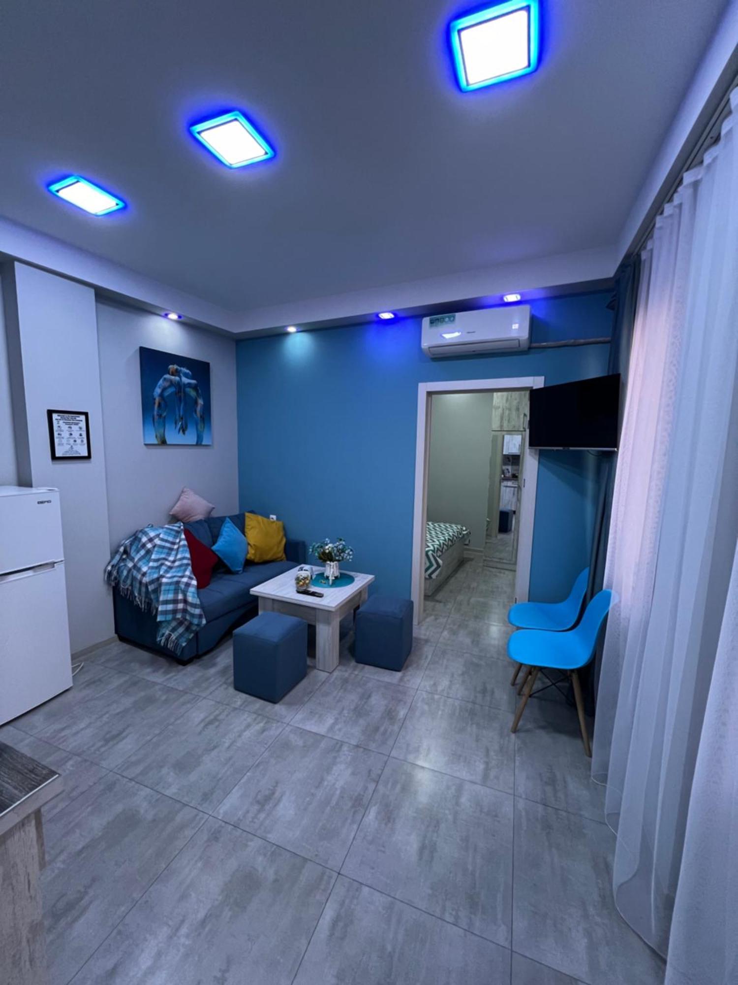 Cool Blue Interior Self Check In Yerevan Exterior foto