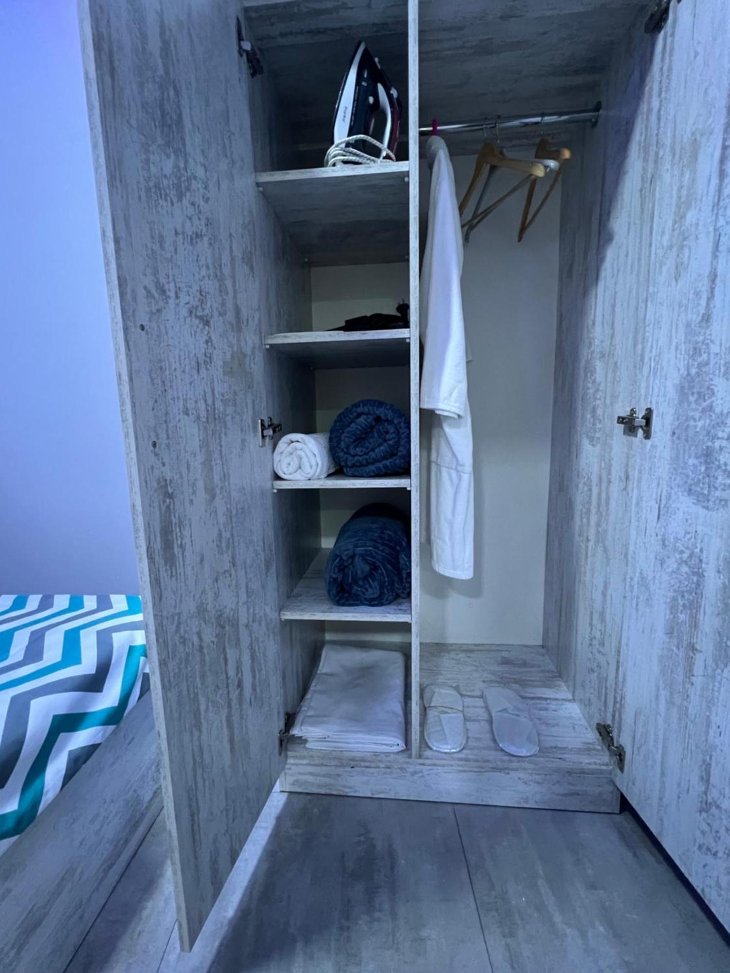 Cool Blue Interior Self Check In Yerevan Exterior foto
