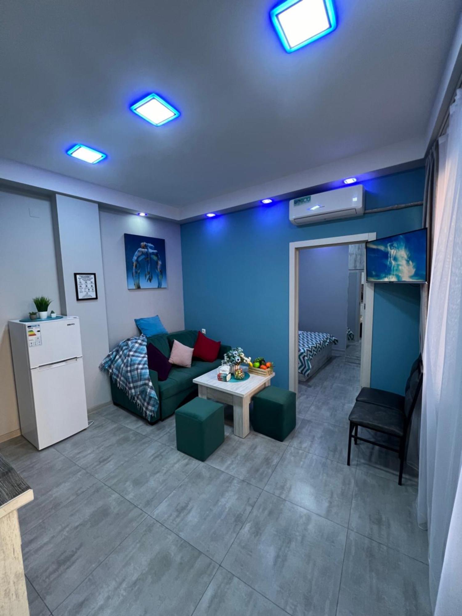 Cool Blue Interior Self Check In Yerevan Exterior foto