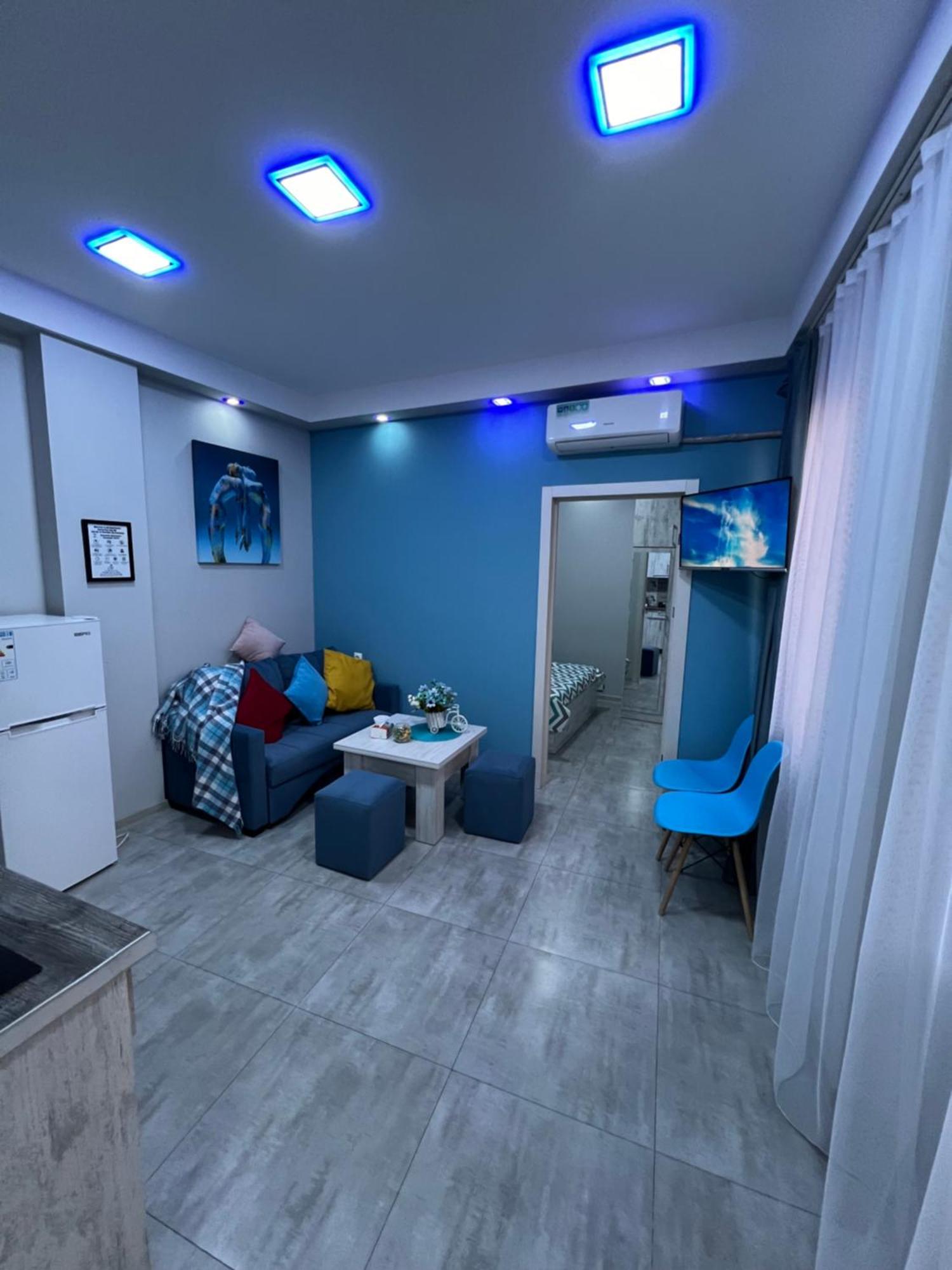 Cool Blue Interior Self Check In Yerevan Exterior foto
